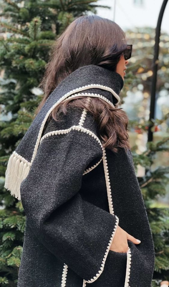 Essenzi - Cosy Chic Drapeermantel - FashionmodeonEssenzi - Cosy Chic DrapeermantelJSVH E - ComFashionmodeonEssenzi - Cosy Chic DrapeermantelEssenzi - Cosy Chic DrapeermantelBeigeS